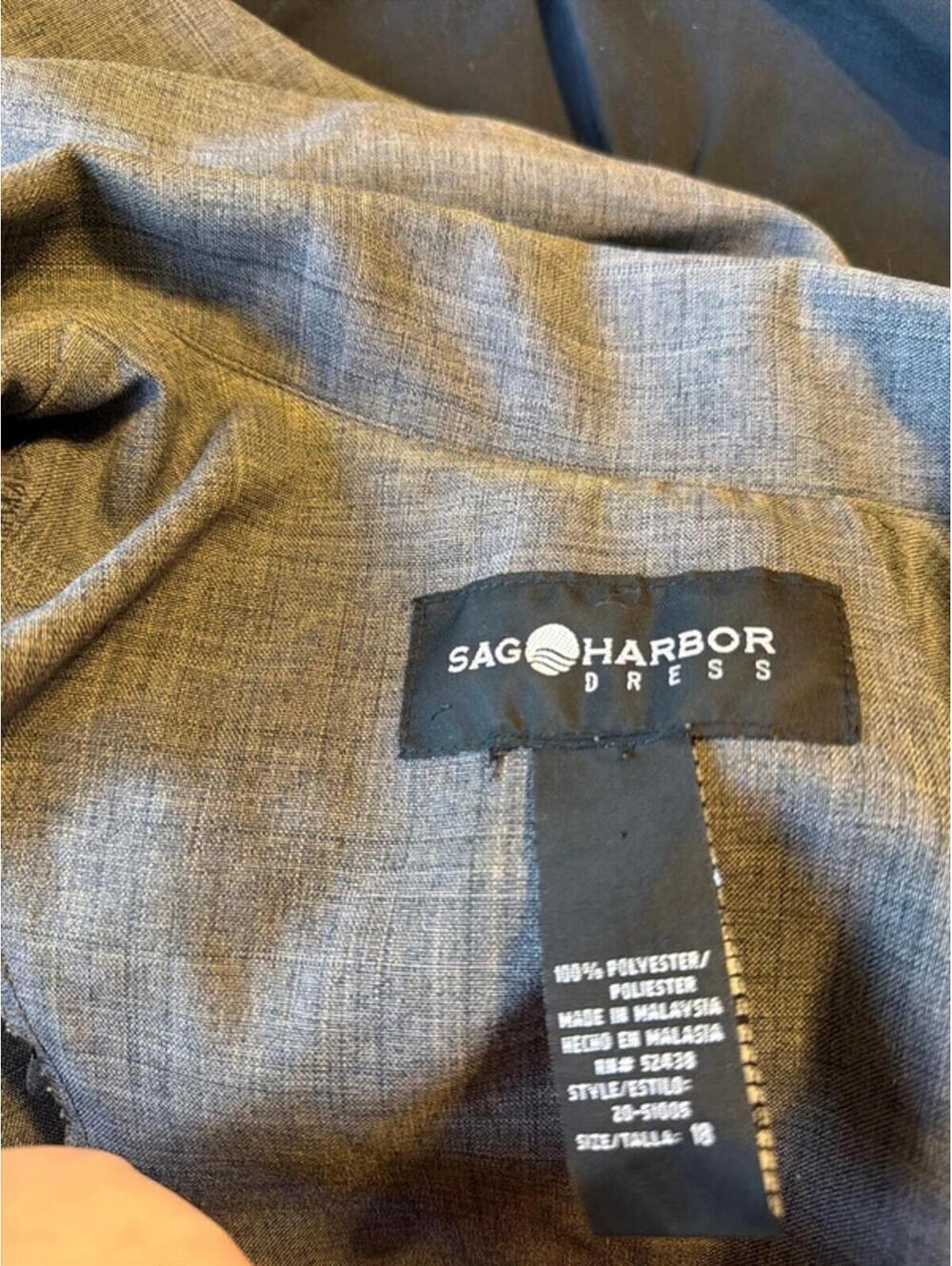 Blazer - Picture 4 of 4